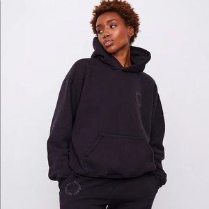 Set Active Black Hoodie